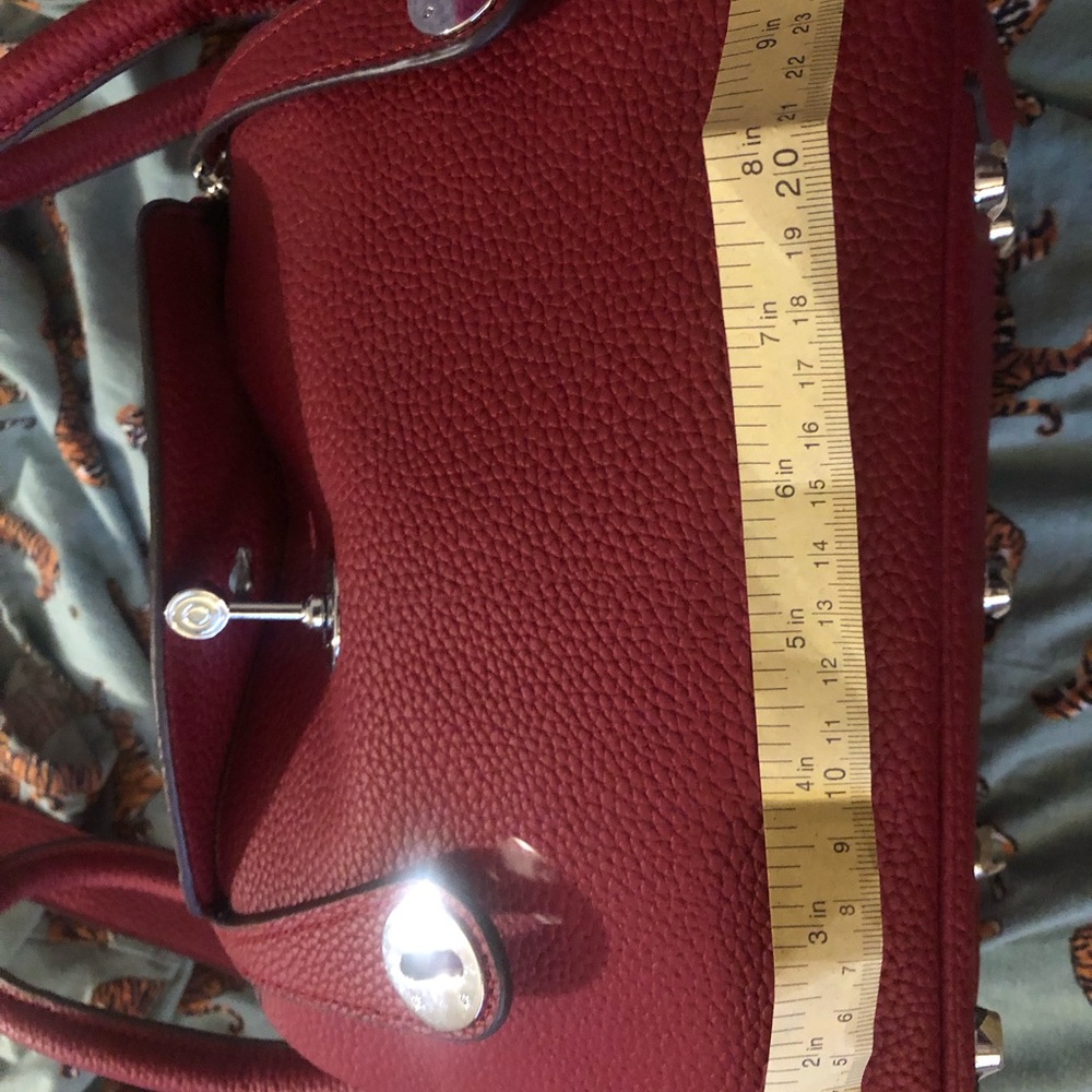Red Women's Crossbody Bag - Sleek Pebbled Leather Style - Picture 7 of 10